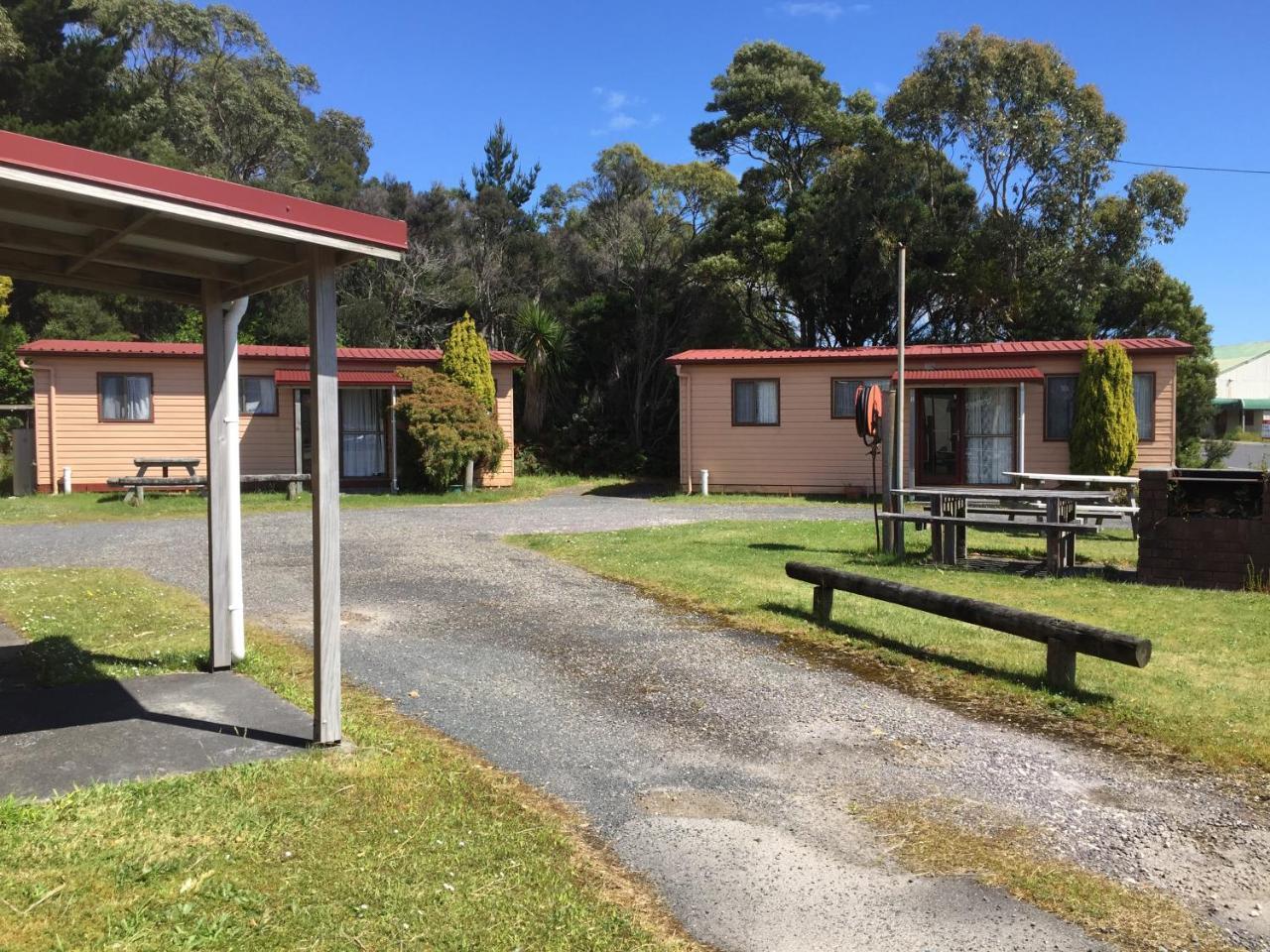 Regatta Point Tavern & Holiday Villas Strahan Exteriör bild